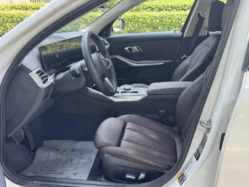BMW 2023 i3 eDrive 40 L obsidian night suit automatic gear 5