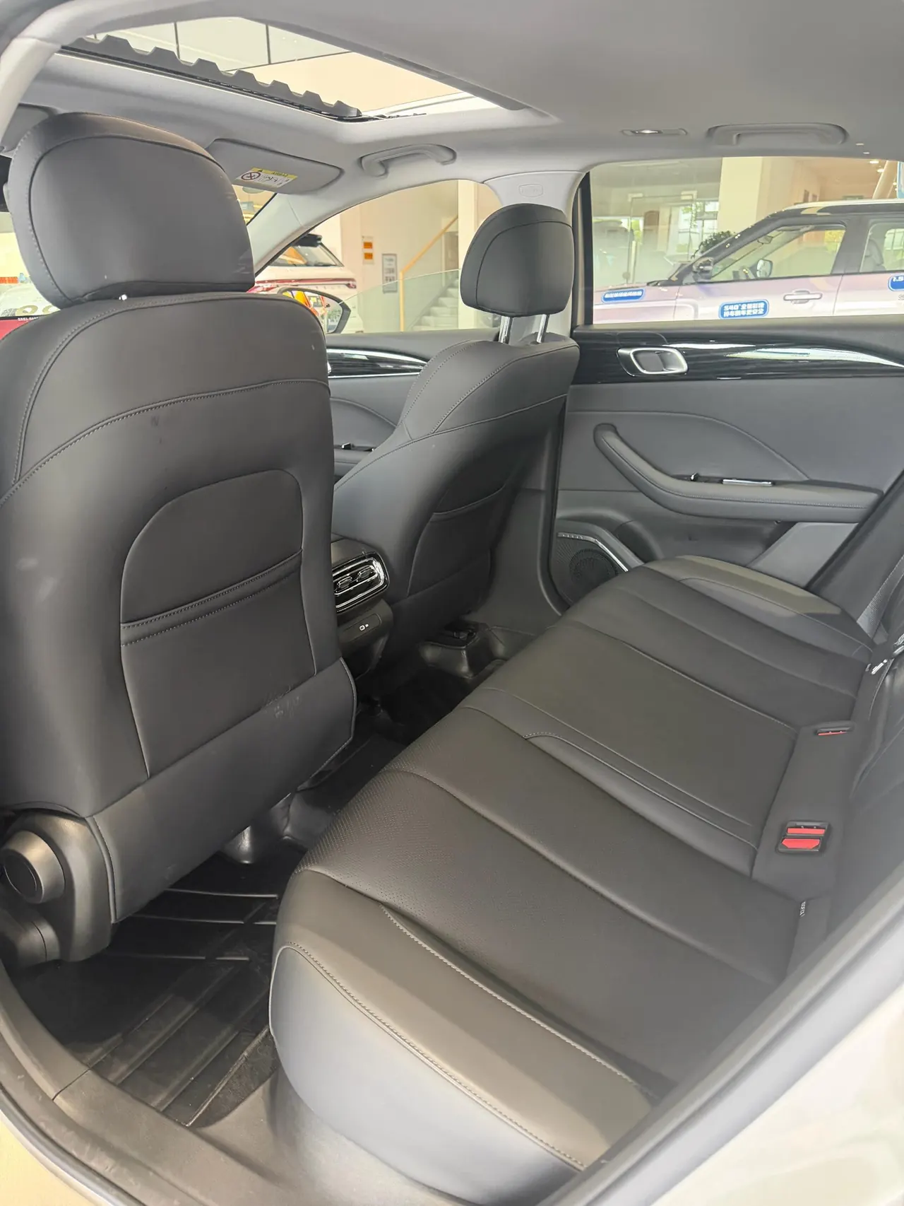 Geely 2026 emgrand -3-compartment 1.5T honorable automatic gear 4