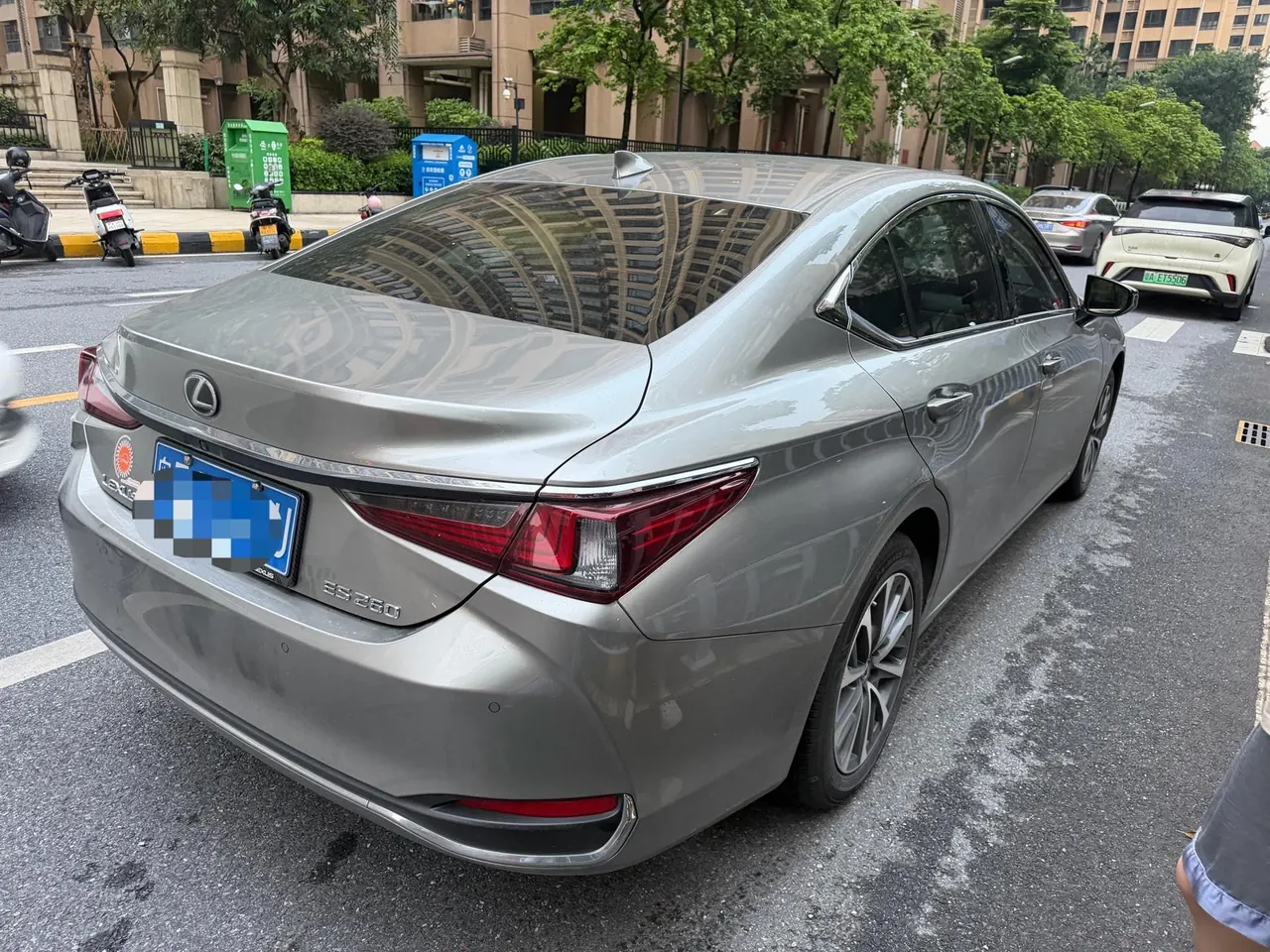 Lexus ES (Imported) 2023 ES200 2.0 Stepless Premium Edition Automatic Gear 2