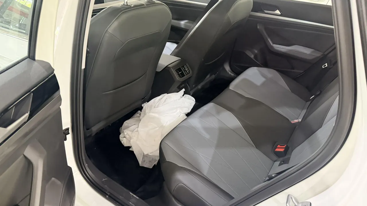 Volkswagen 2026 LaVida 1.5 5 Million Edition Automatic 3