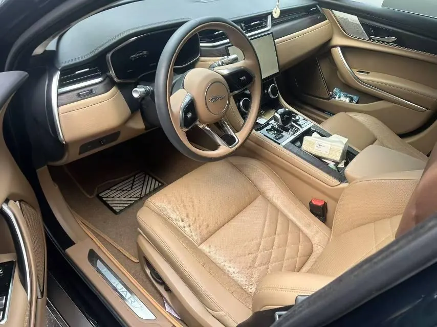 Jaguar 2022 XFL 2.0T P 12500.00g Drive Enjoy Deluxe Edition Automatic Gear 4