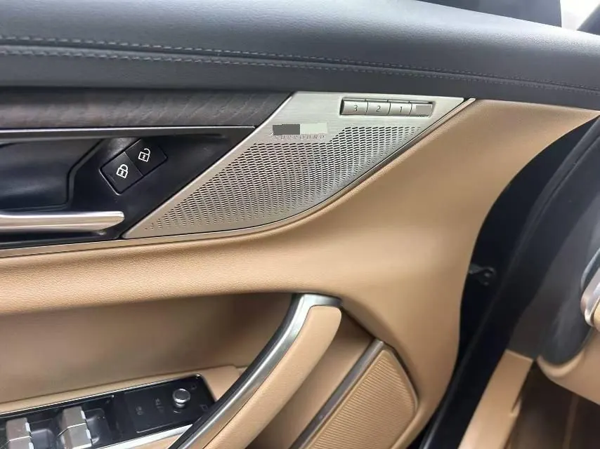 Jaguar 2022 XFL 2.0T P 12500.00g Drive Enjoy Deluxe Edition Automatic Gear 5