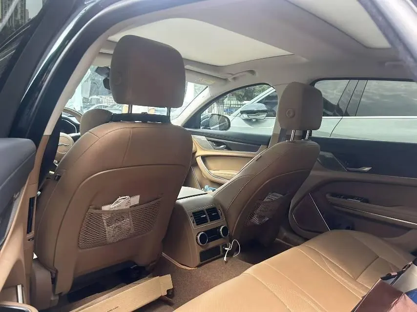 Jaguar 2022 XFL 2.0T P 12500.00g Drive Enjoy Deluxe Edition Automatic Gear 7