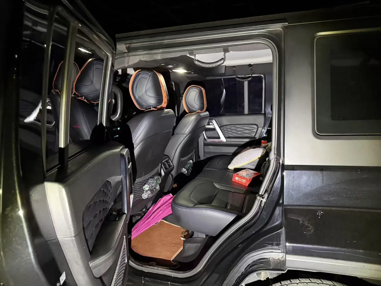 Beijing 2020 BJ40 2.0T 4-wheel drive city hunter version chivalrous automatic gear 3