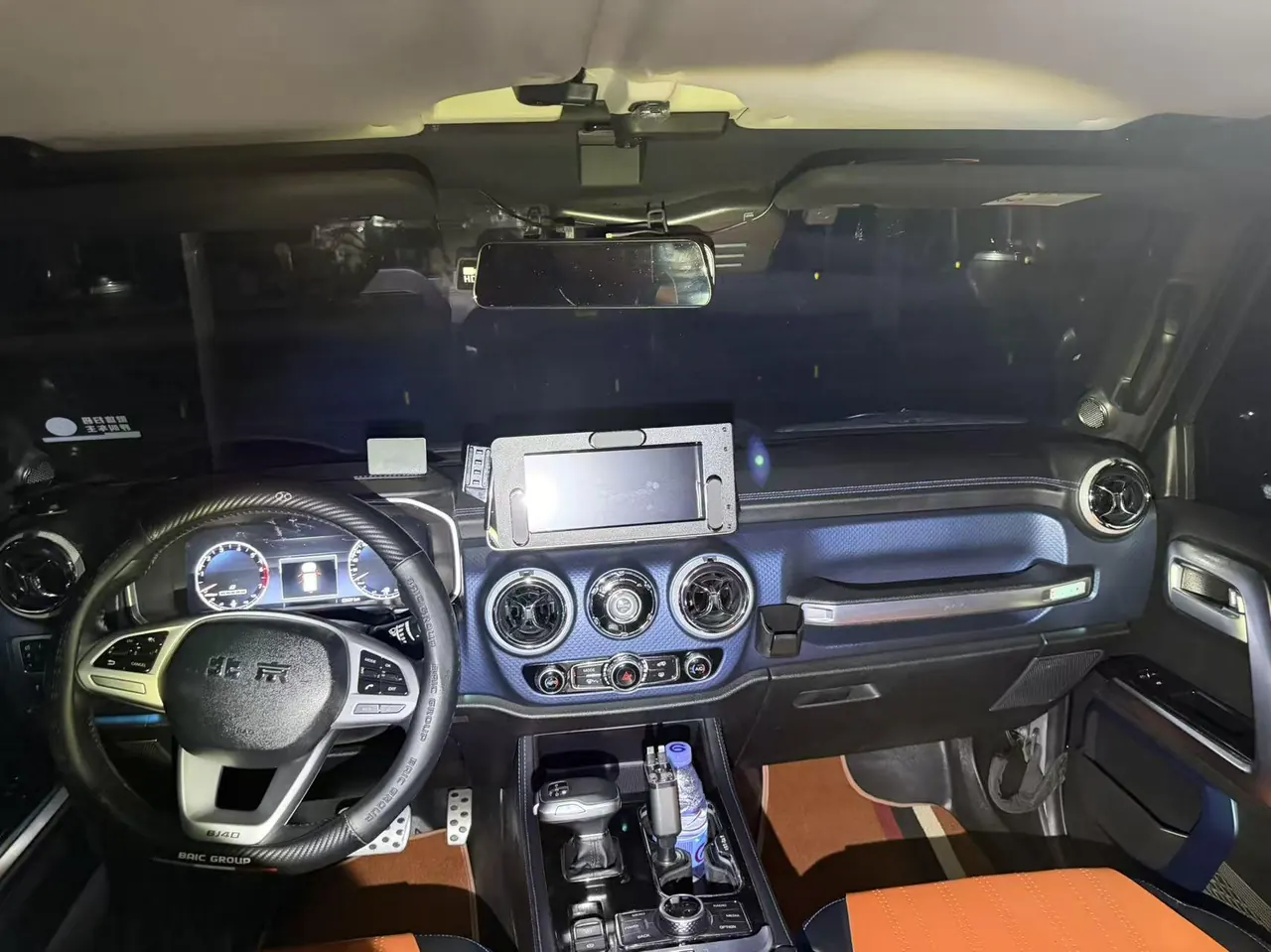 Beijing 2020 BJ40 2.0T 4-wheel drive city hunter version chivalrous automatic gear 4