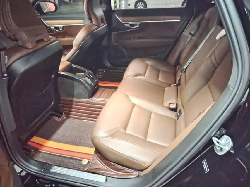 Volvo 2023 S90 48V 2.0T B5 Zhiyi Deluxe Edition Automatic Gear 3