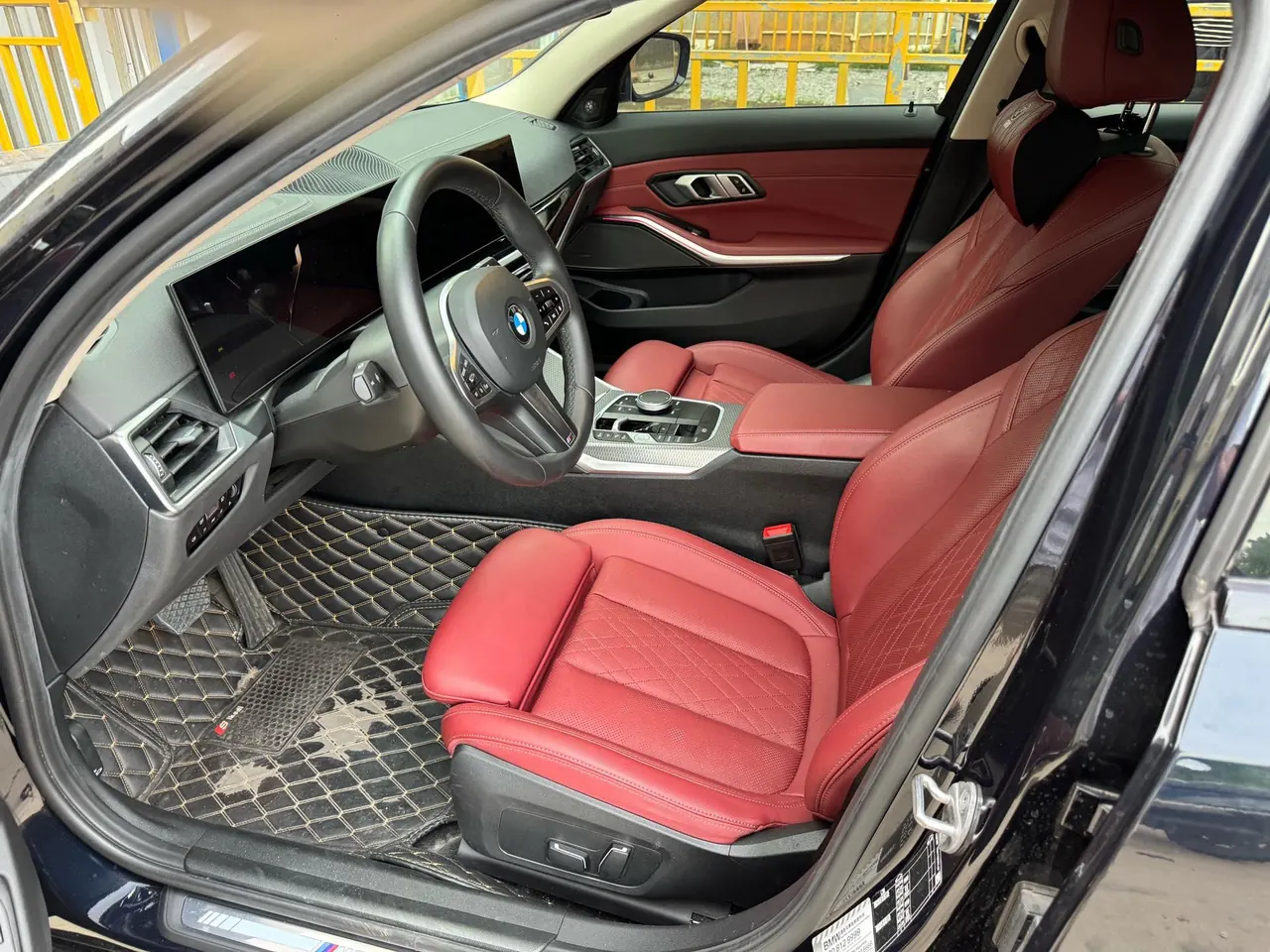 BMW 3 Series 2024 325Li 2.0T M Sports Obsidian Night Suit Automatic Gear 4
