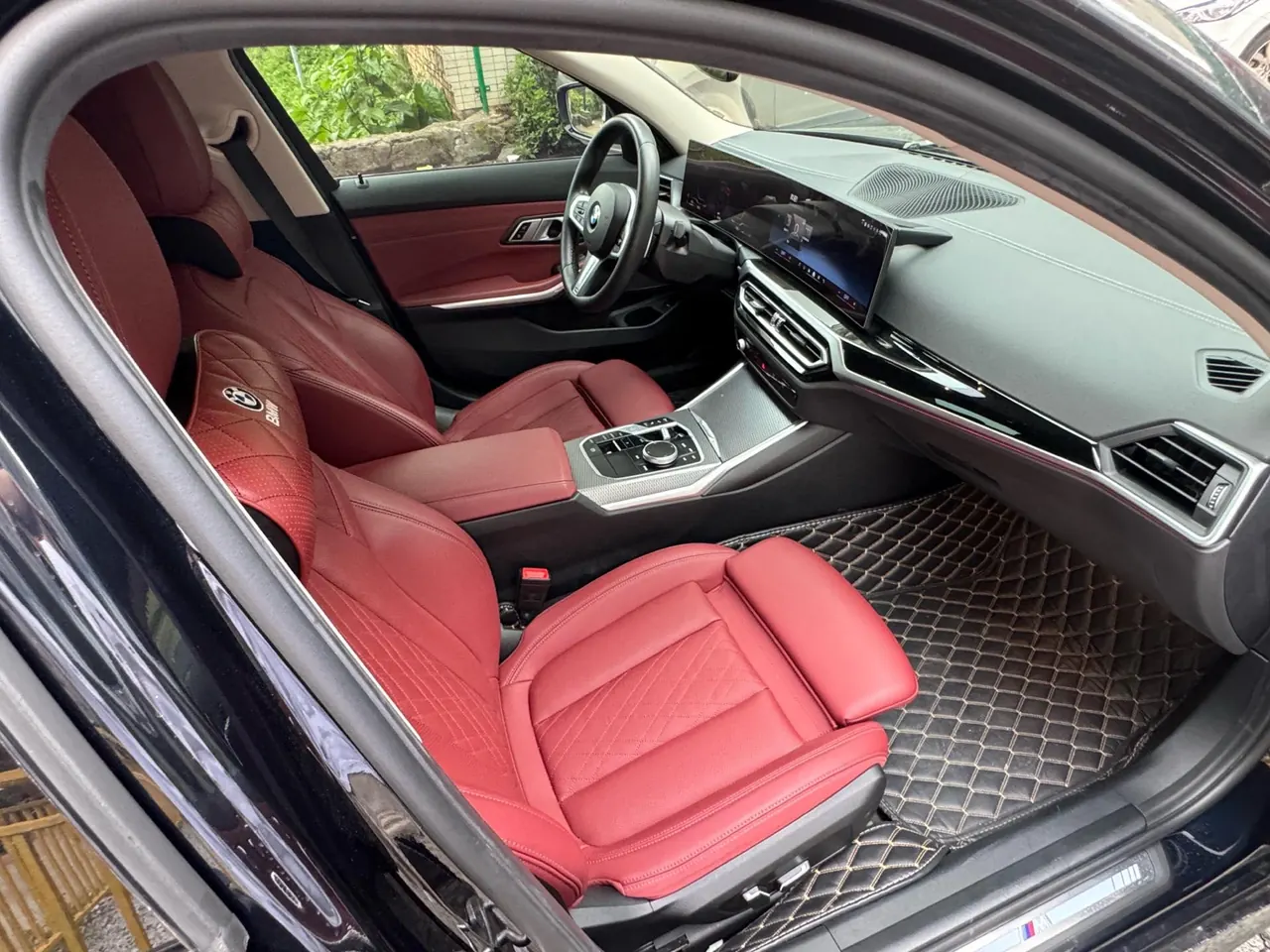 BMW 3 Series 2024 325Li 2.0T M Sports Obsidian Night Suit Automatic Gear 5