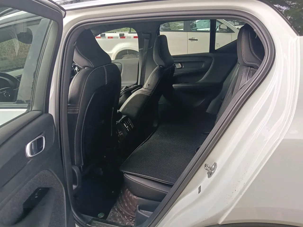 Volvo 2021 XC40 2.0T T4 4WD Zhiyuan Sports Edition Automatic Gear 3