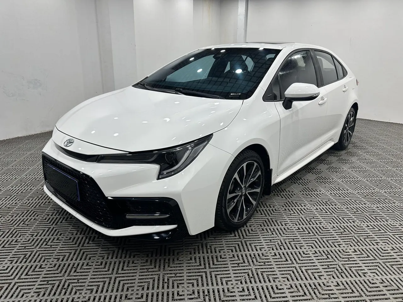 Open image lightbox: Toyota 2022 Lei Ling 1.2T Stepless 185T Sports Edition Automatic Gear