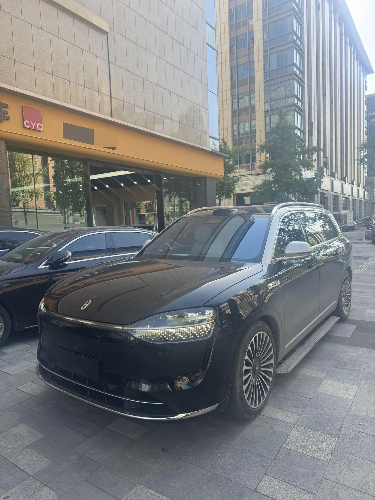 AITO 2024 AITO M9 extended range Ultra version 52kWh5 seat version automatic gear - View 1
