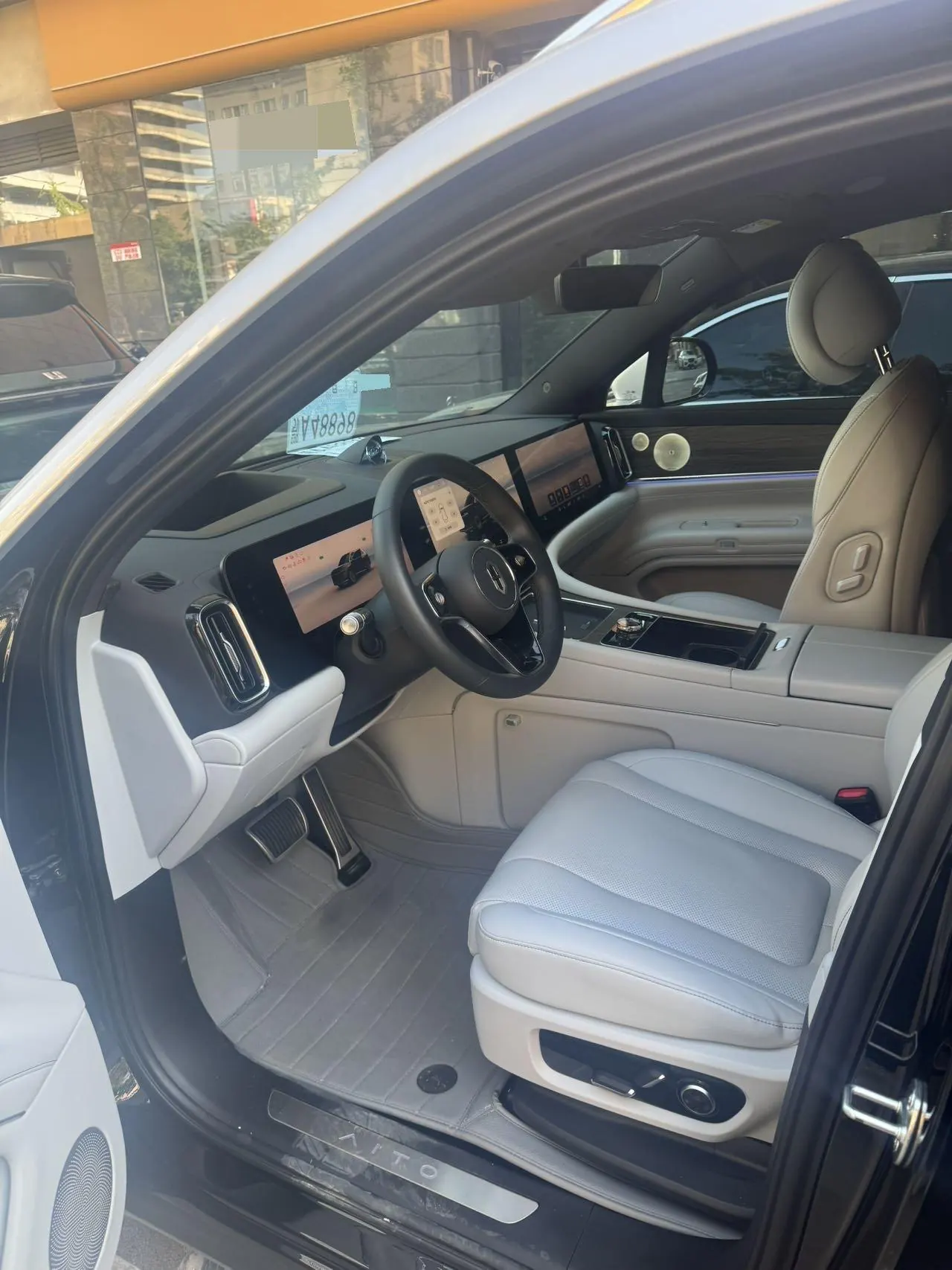 AITO 2024 AITO M9 extended range Ultra version 52kWh5 seat version automatic gear 3