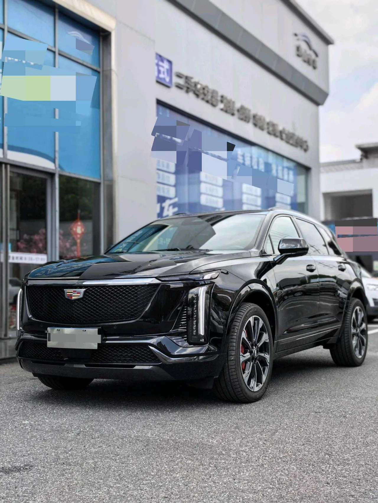 Открыть галерею: Cadillac 2024 XT5 48V 2.0T 4-wheel drive platinum automatic gear
