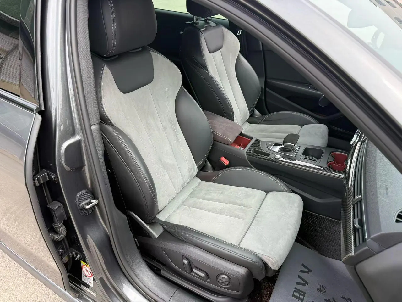 Audi 2020 A4L 2.0TFSI 45TFSI Quattro Select Elegant Automatic 9