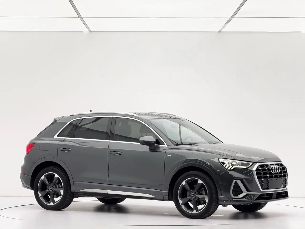 Audi 2022 Q3 1.4TFSI 35TFSI Fashion Dynamic Automatic 3