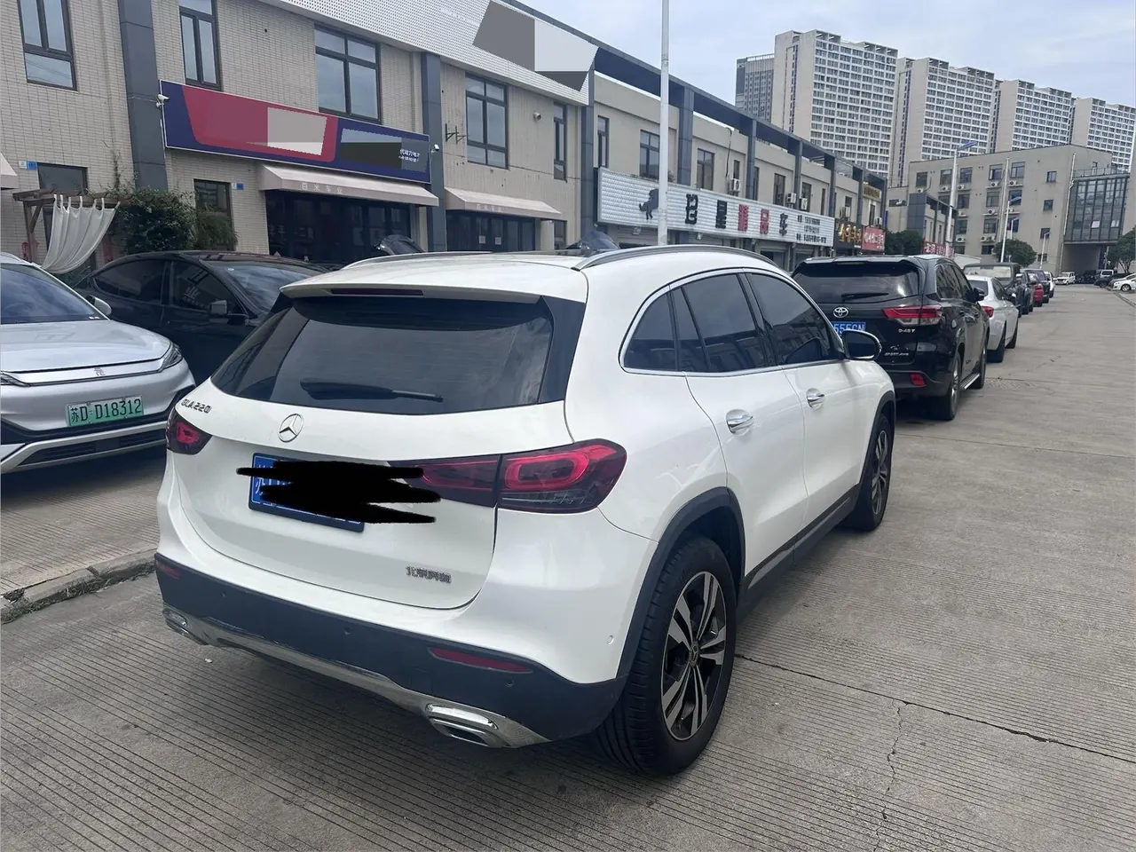 Mercedes Benz 2022 GLA 220 2.0T automatic gear 4