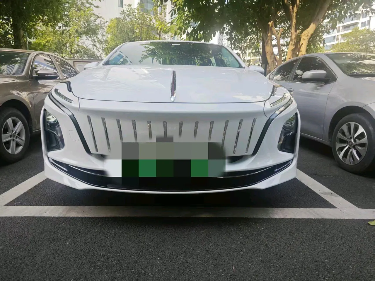 HongQi 2022 E-QM 5 431km Charging Enjoy Edition Automatic Gear 2