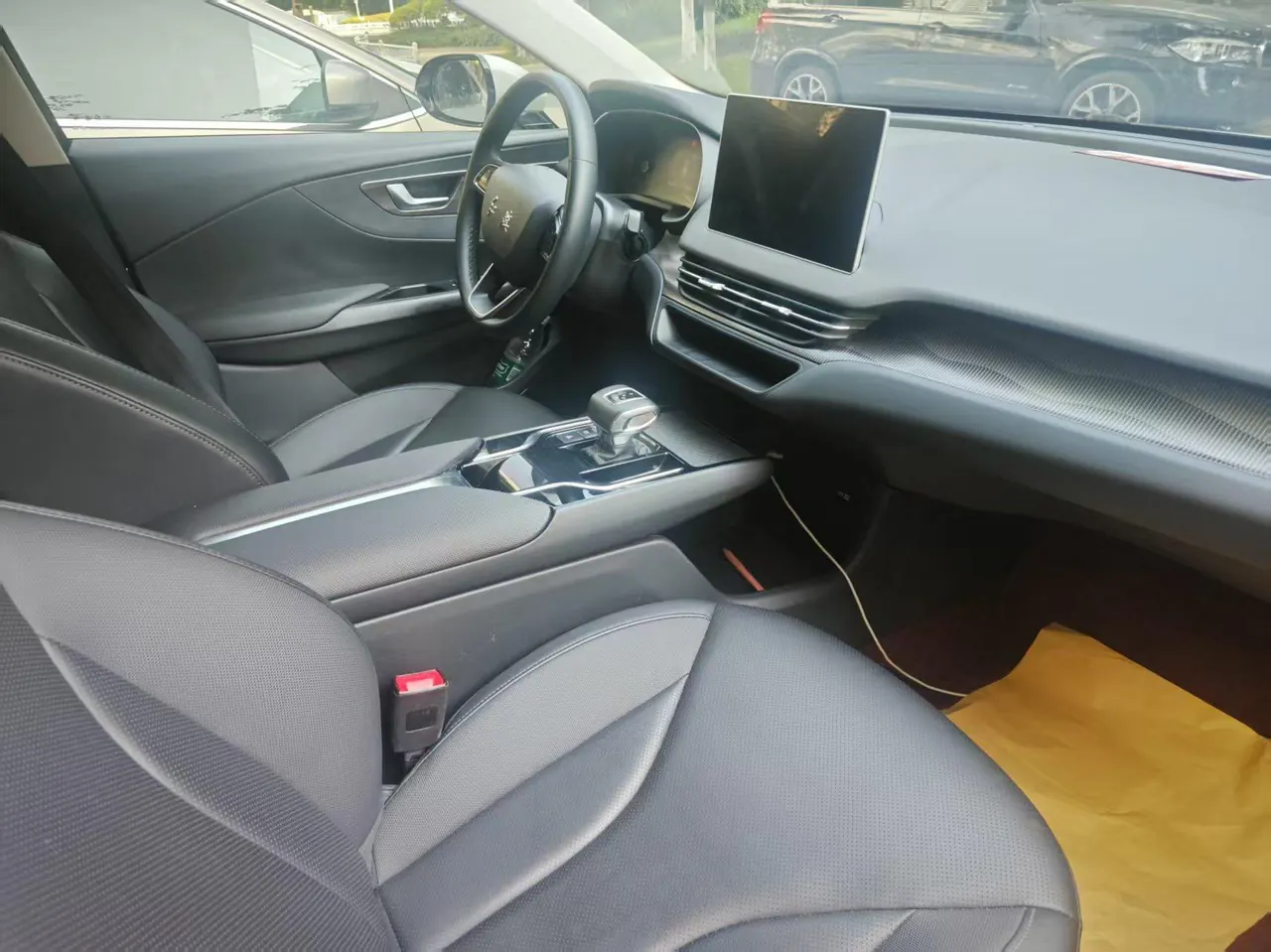HongQi 2022 E-QM 5 431km Charging Enjoy Edition Automatic Gear 3