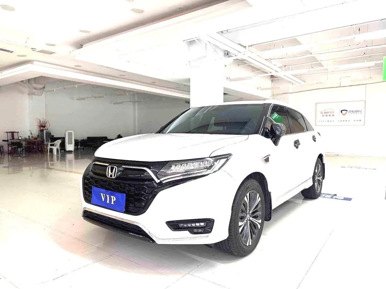 Open image lightbox: Honda 2020 UR-V 2.0T 370TURBO 4-wheel drive exclusive automatic gear
