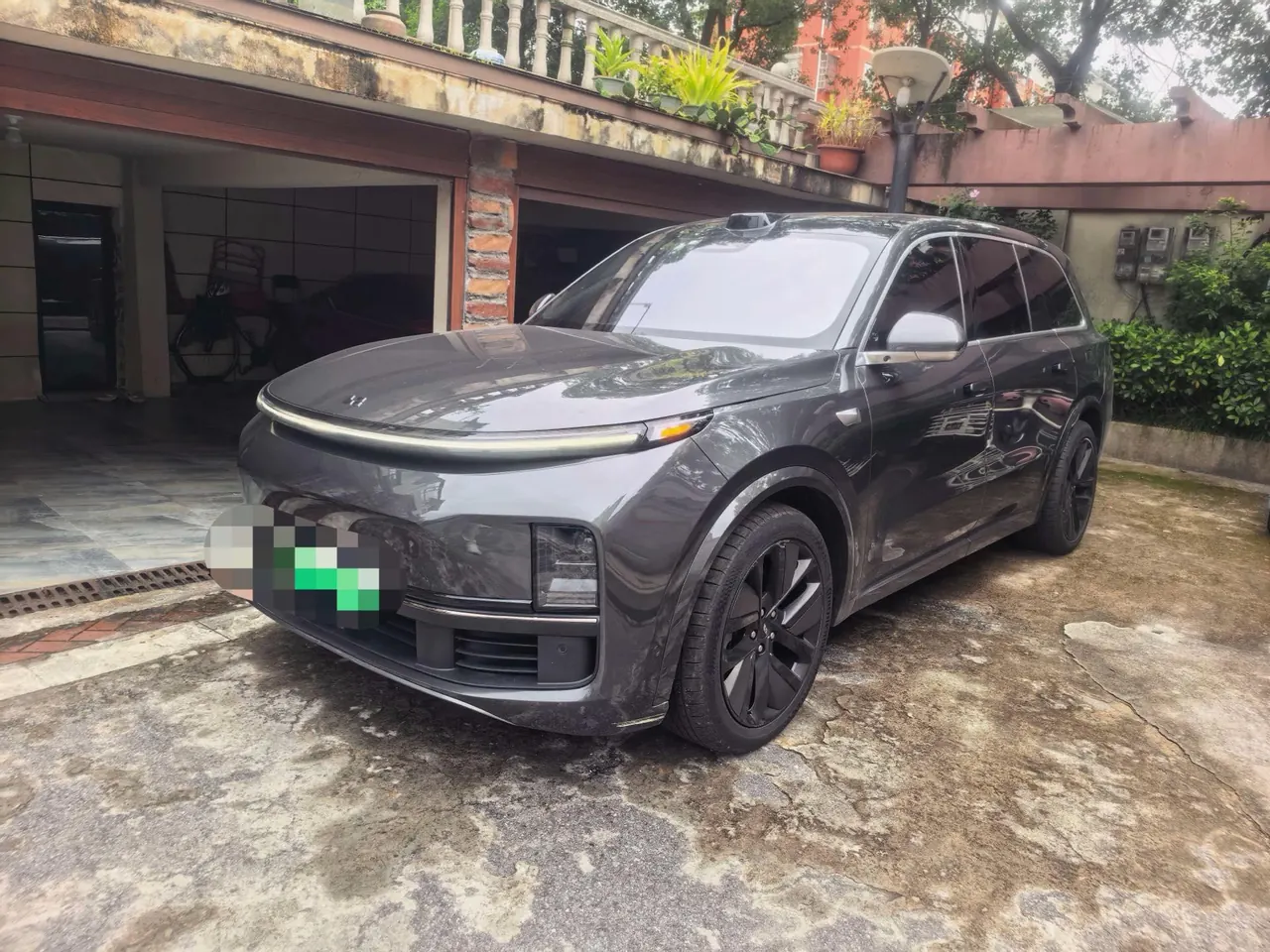 Li 2022 L9 1.5T Max Edition Automatic Gear - View 1
