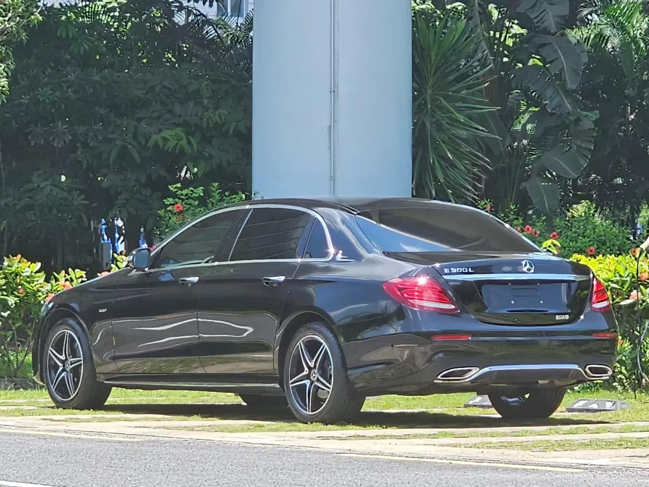 Mercedes Benz E-Class 2020 E 300 L 2.0T Special Edition (Modified) Automatic Gear 12