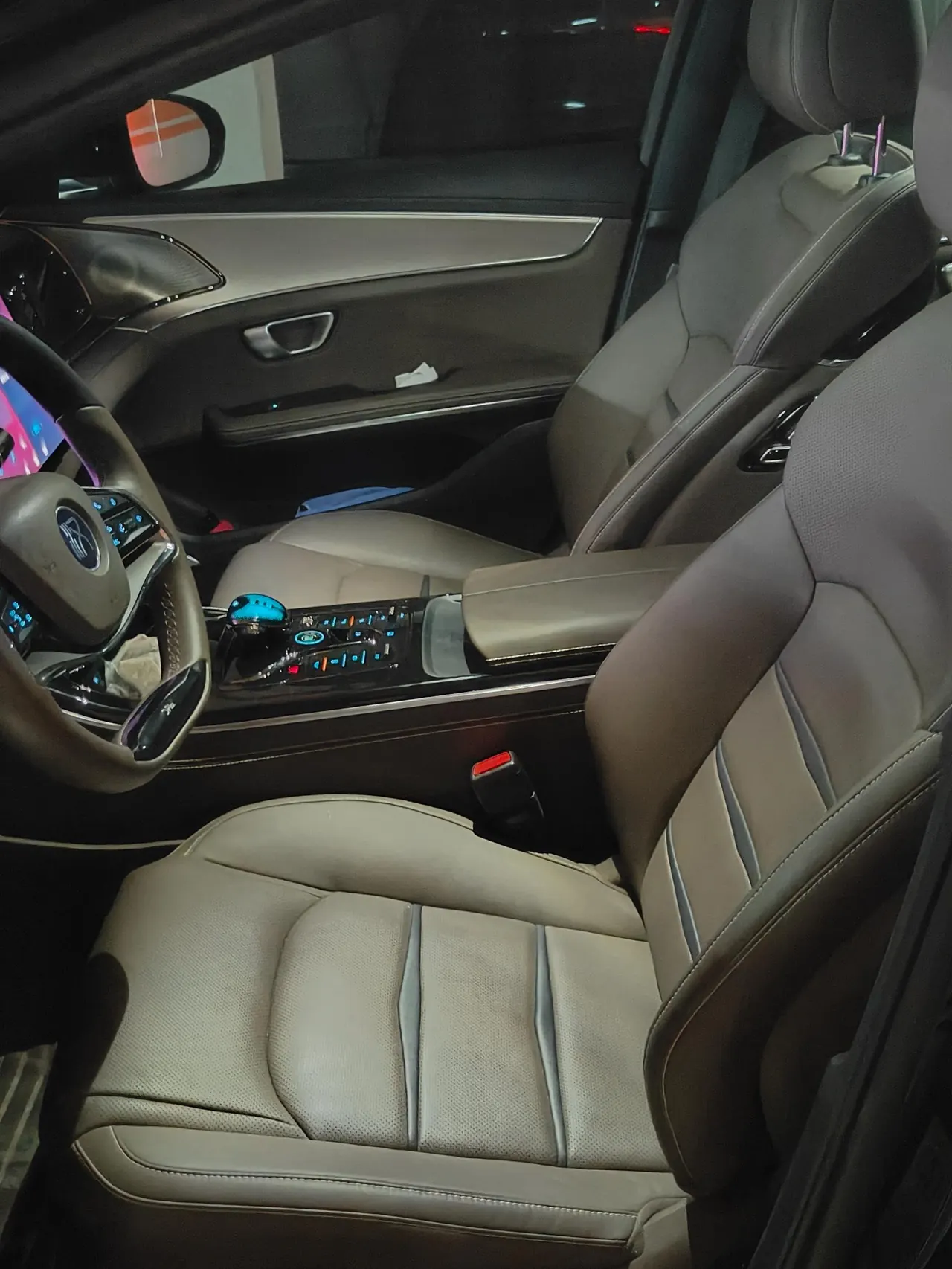 BYD 2020 Han Super Long Endurance Deluxe Automatic Transmission 5
