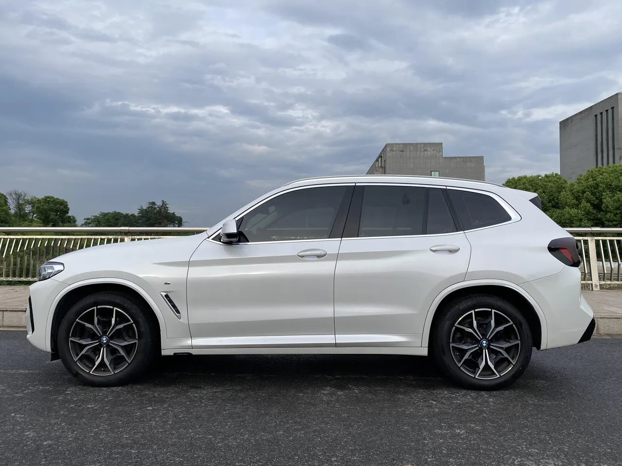 BMW 2022 X3 xDrive25i 2.0T M sports suit (changed) automatic gear 2