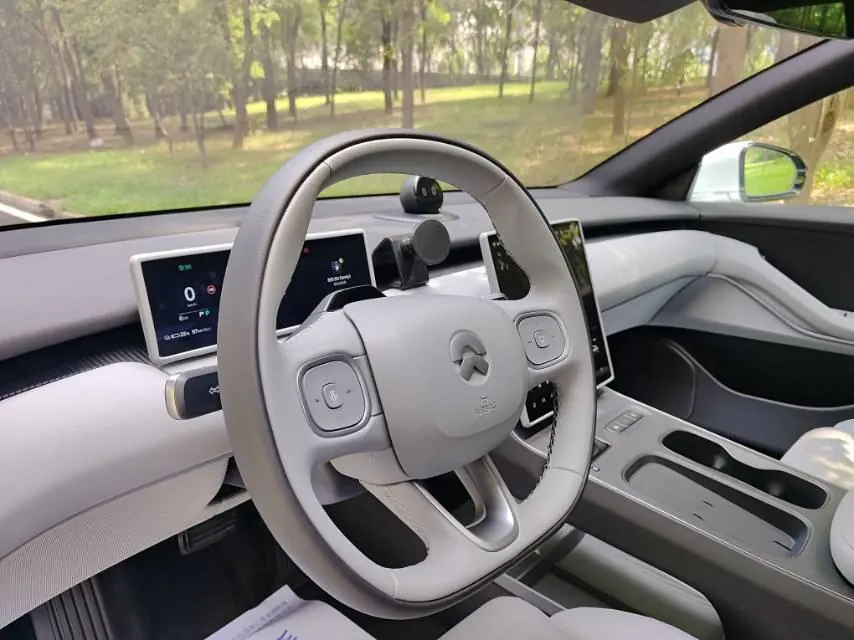 NIO 2024 ET5T 75kWh Touring automatic 10