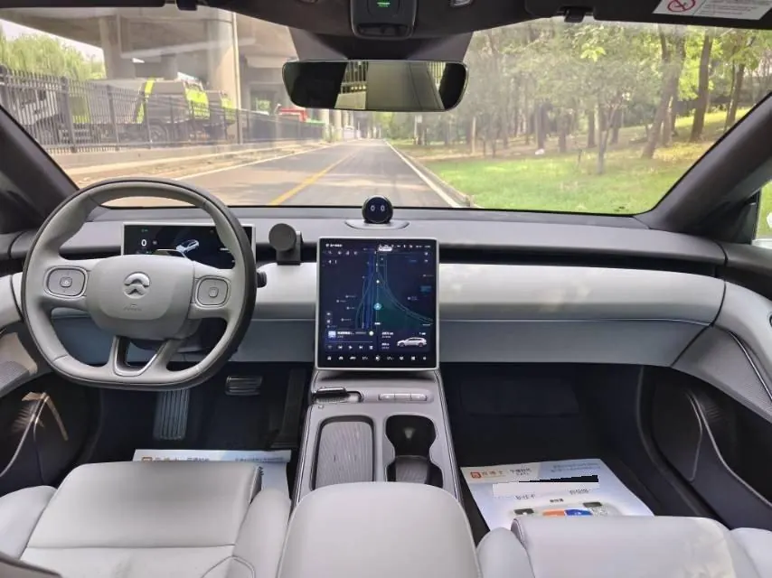 NIO 2024 ET5T 75kWh Touring automatic 11