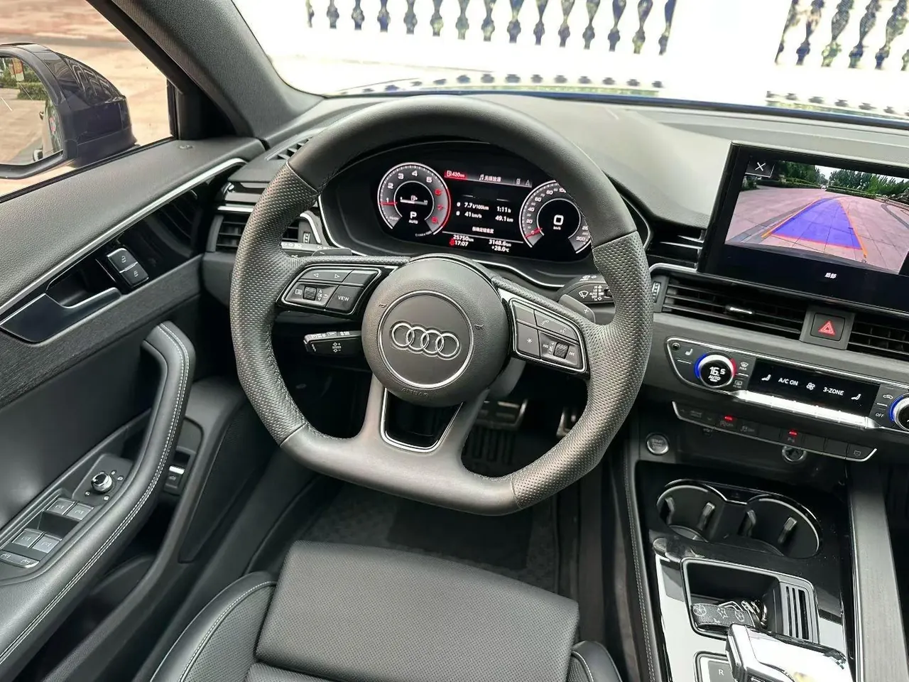Audi 2024 A4L 2.0TFSI 40TFSI Deluxe Dynamic Automatic 4