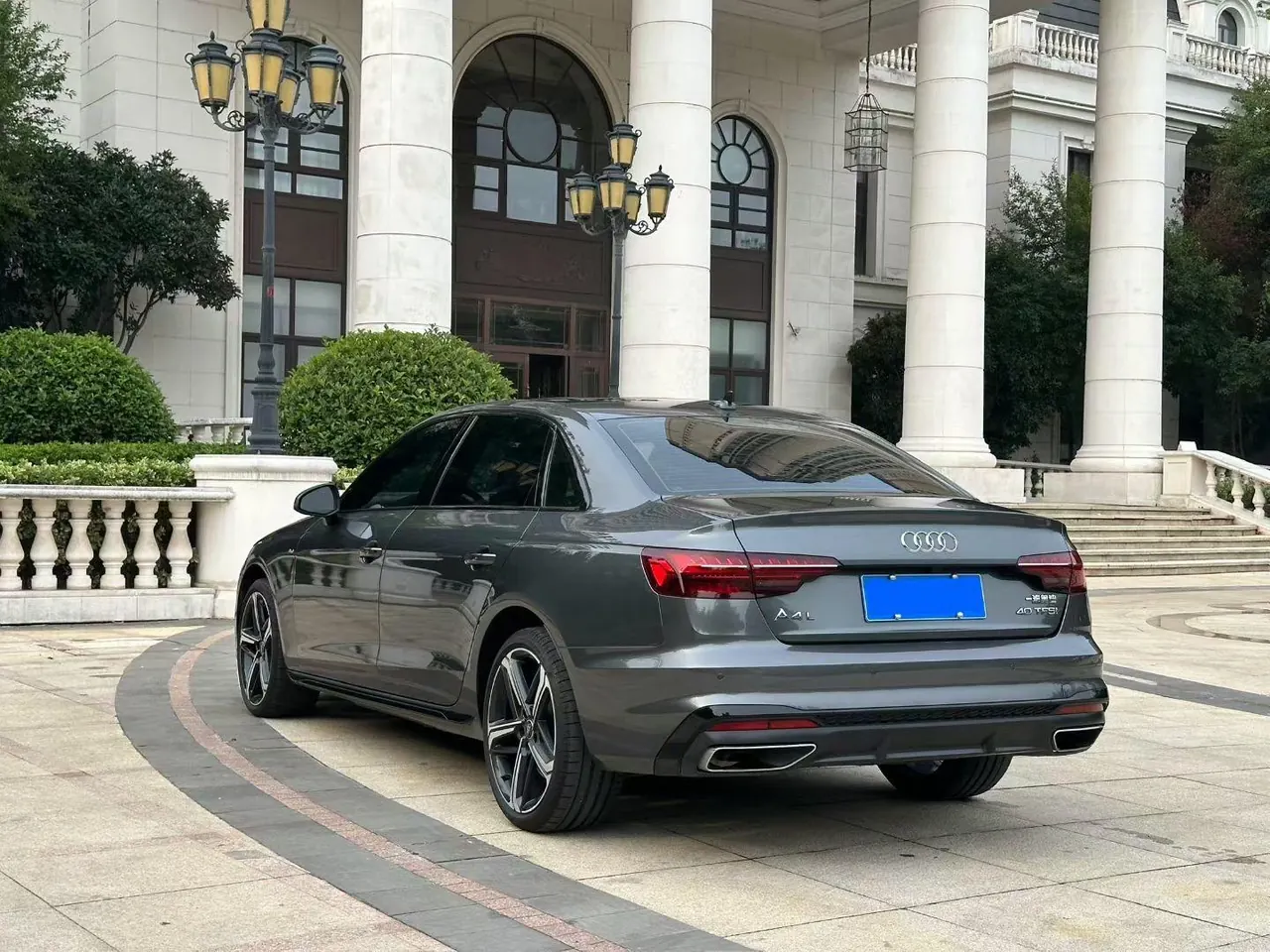 Audi 2024 A4L 2.0TFSI 40TFSI Deluxe Dynamic Automatic 9
