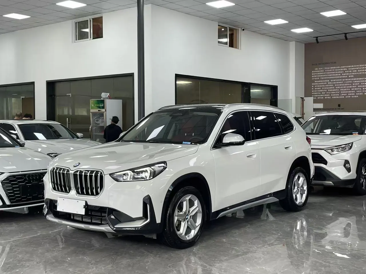 BMW 2023 X1 sDrive20Li 1.5T X Design Package Automatic Transmission - View 1