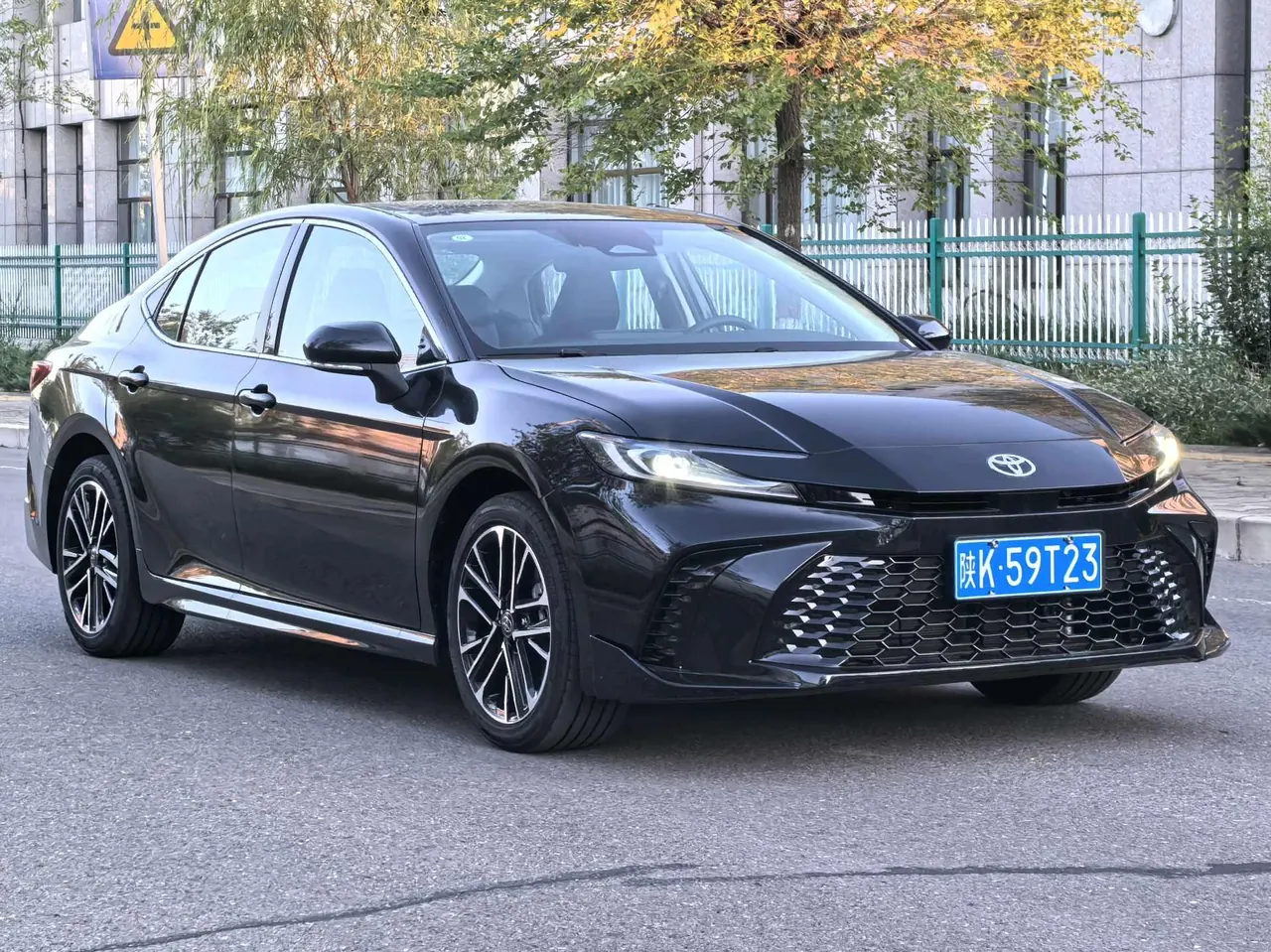 Toyota 2026 Camry Double Engine 2.0HSE Stepless Sports Lite Edition Automatic Gear 3
