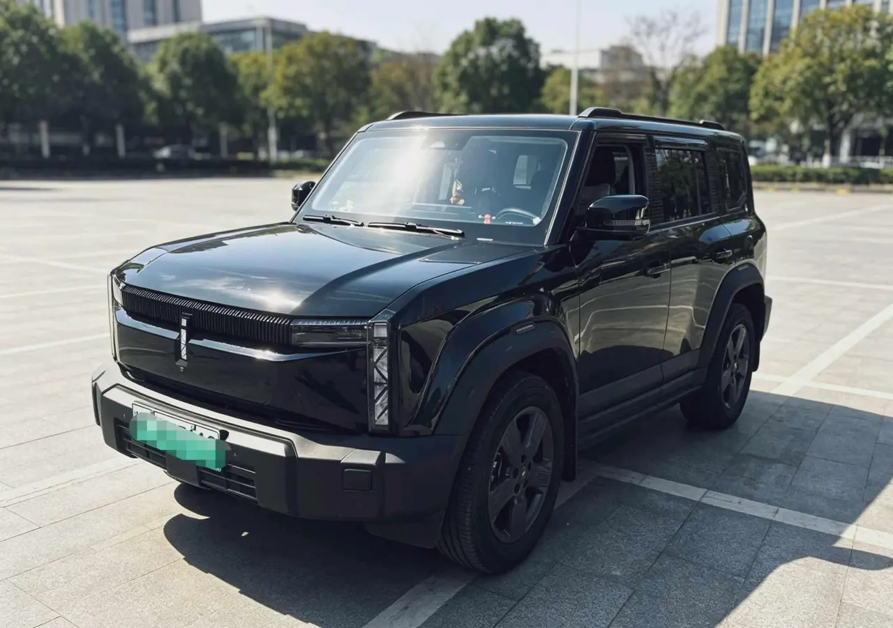 Open image lightbox: ICAR 2024 iCAR 03 501km Two-Drive Long Endurance Yuechao Edition Automatic Gear