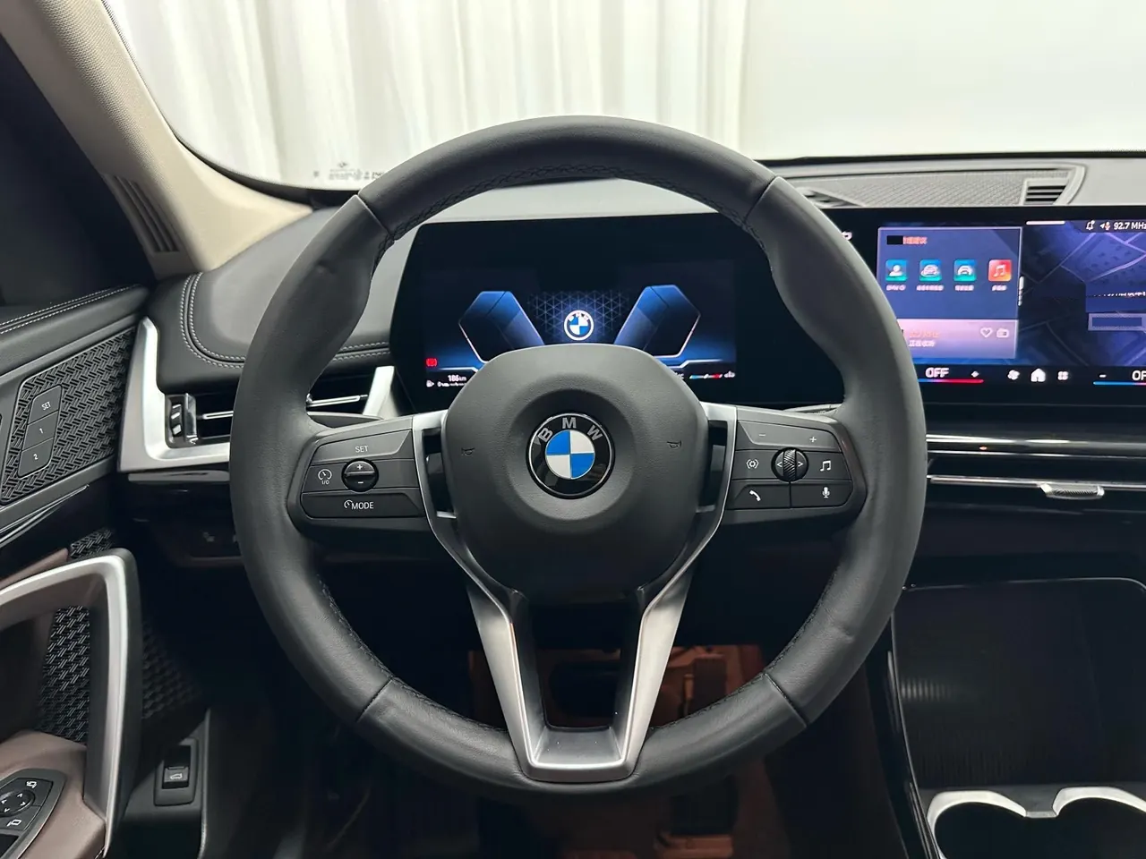 BMW 2023 X1 sDrive20Li 1.5T X Design Package Automatic Transmission 10