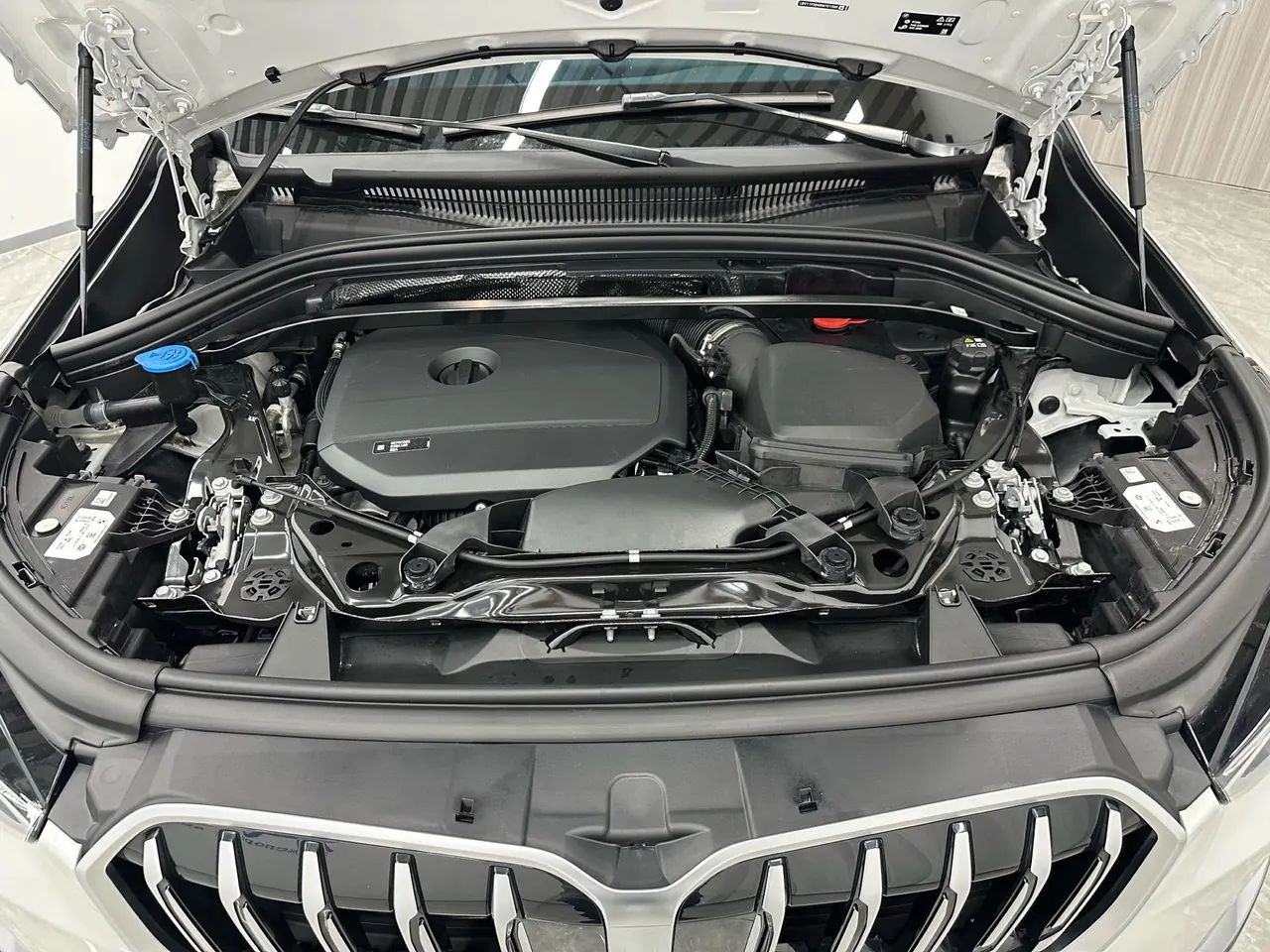 BMW 2023 X1 sDrive20Li 1.5T X Design Package Automatic Transmission 16