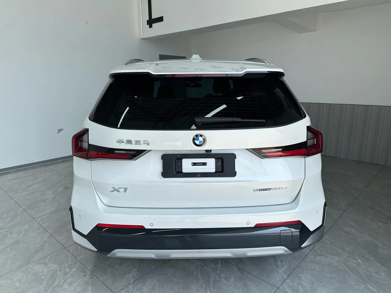 BMW 2023 X1 sDrive20Li 1.5T X Design Package Automatic Transmission 5