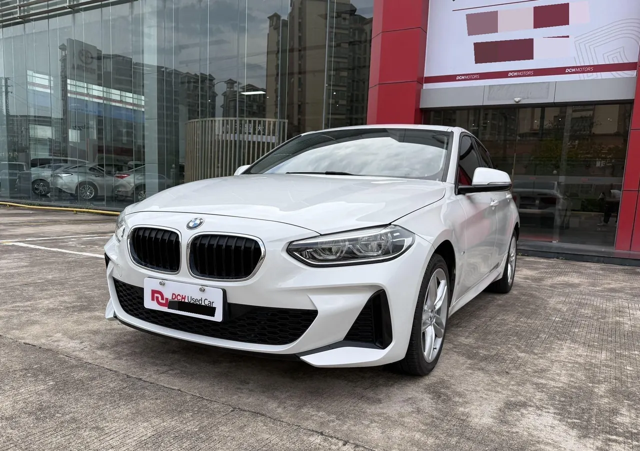 Открыть галерею: BMW 1 Series 2020 120i 1.5T M Sports Suit Automatic Gear