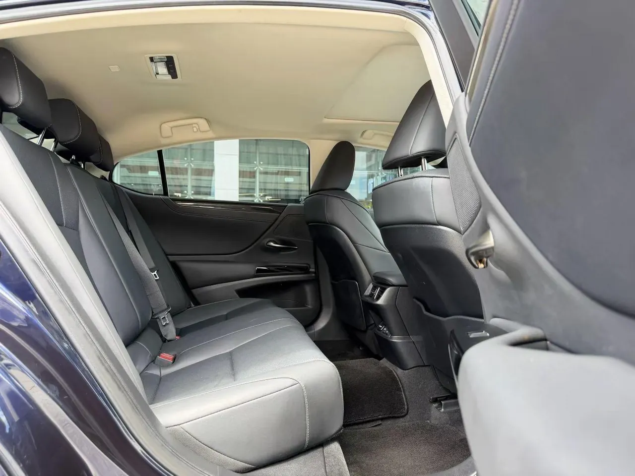 Lexus ES (Imported) 2022 ES200 2.0 Stepless Premium Edition Automatic Gear 10