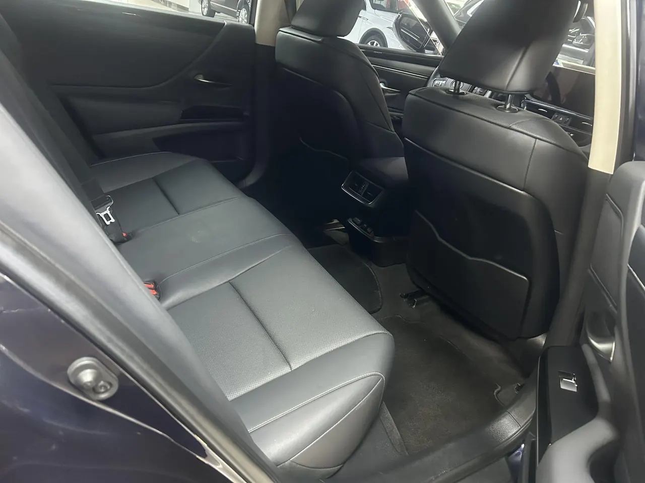 Lexus ES (Imported) 2022 ES200 2.0 Stepless Premium Edition Automatic Gear 7