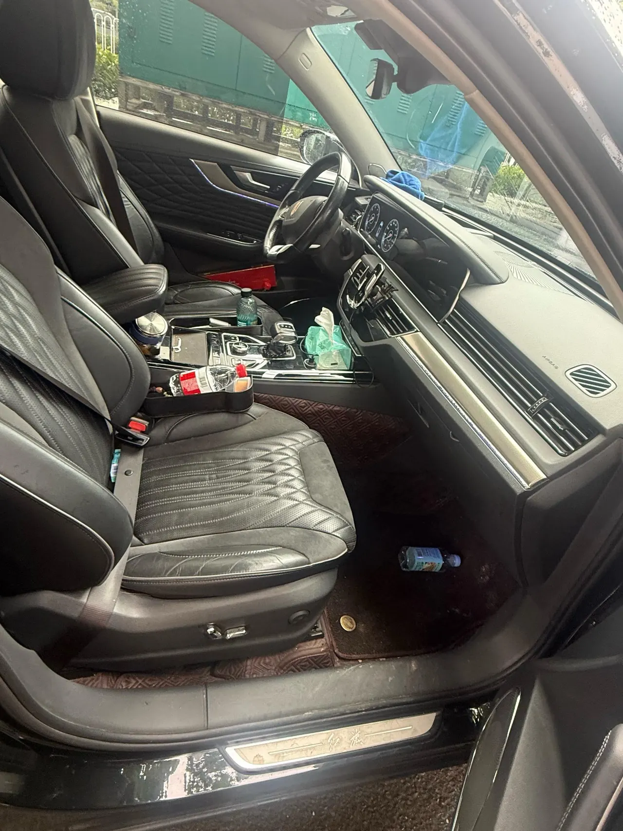HongQi 2022 HS5 2.0T 4-wheel drive smart flag-sharing version automatic gear 5