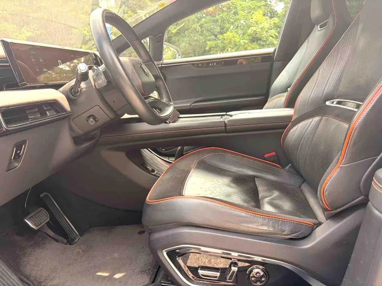 HiPhi 2021 HiPhi X Founding Edition 6-seat Automatic Gear 8