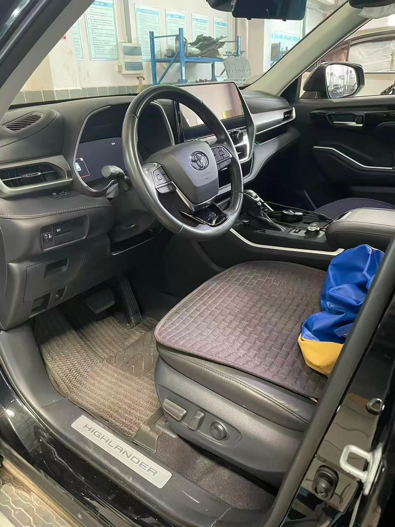 Toyota 2024 Highlander 2.0T 380T 4-wheel drive deluxe 7-seat automatic gear 6