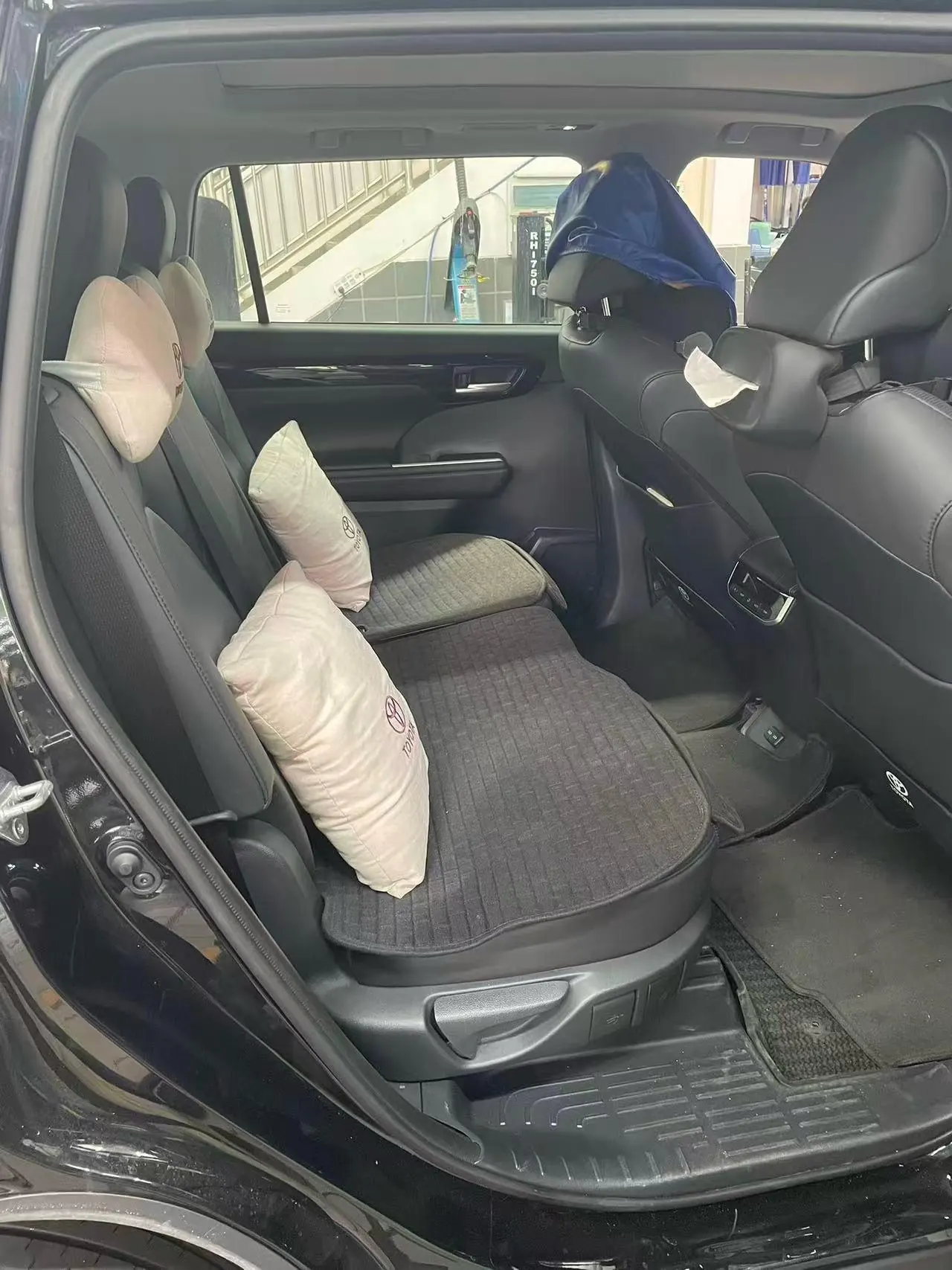 Toyota 2024 Highlander 2.0T 380T 4-wheel drive deluxe 7-seat automatic gear 8