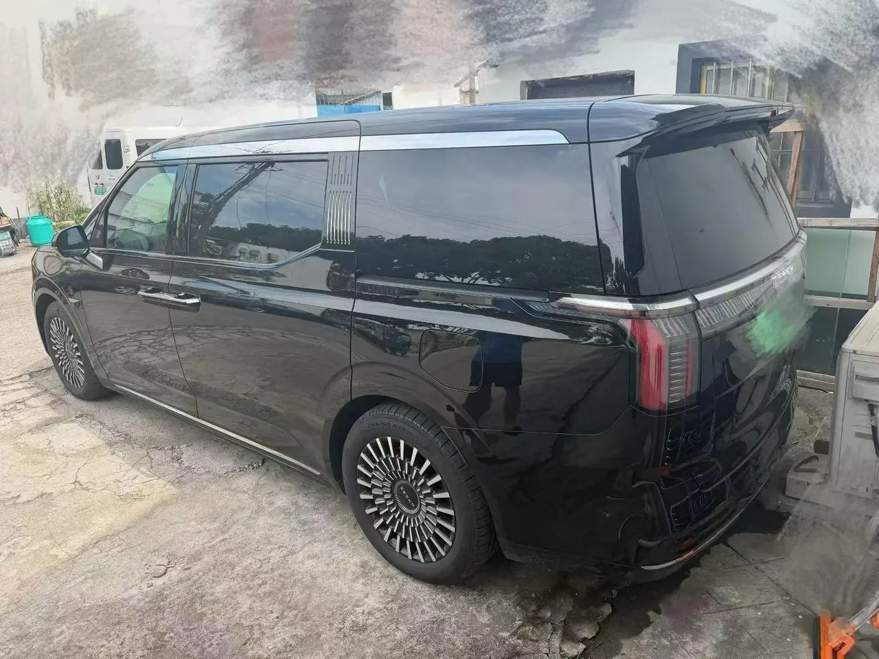 Zeekr 2024 Zeekr 009 six-seat executive version four-wheel drive 108kWh automatic gear 3