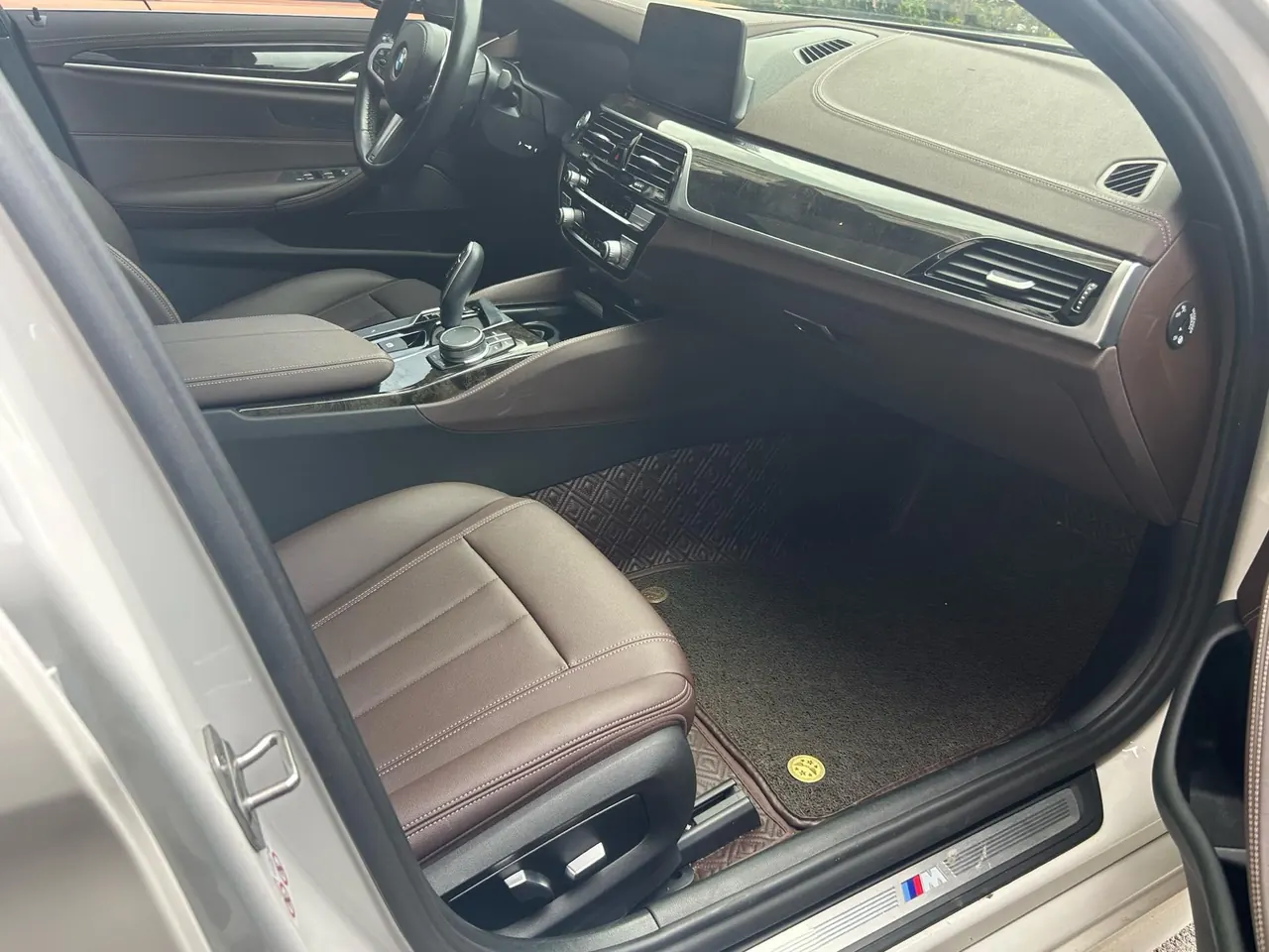 BMW 5 Series 2020 525Li 2.0T M Sports Suit Automatic Gear 7