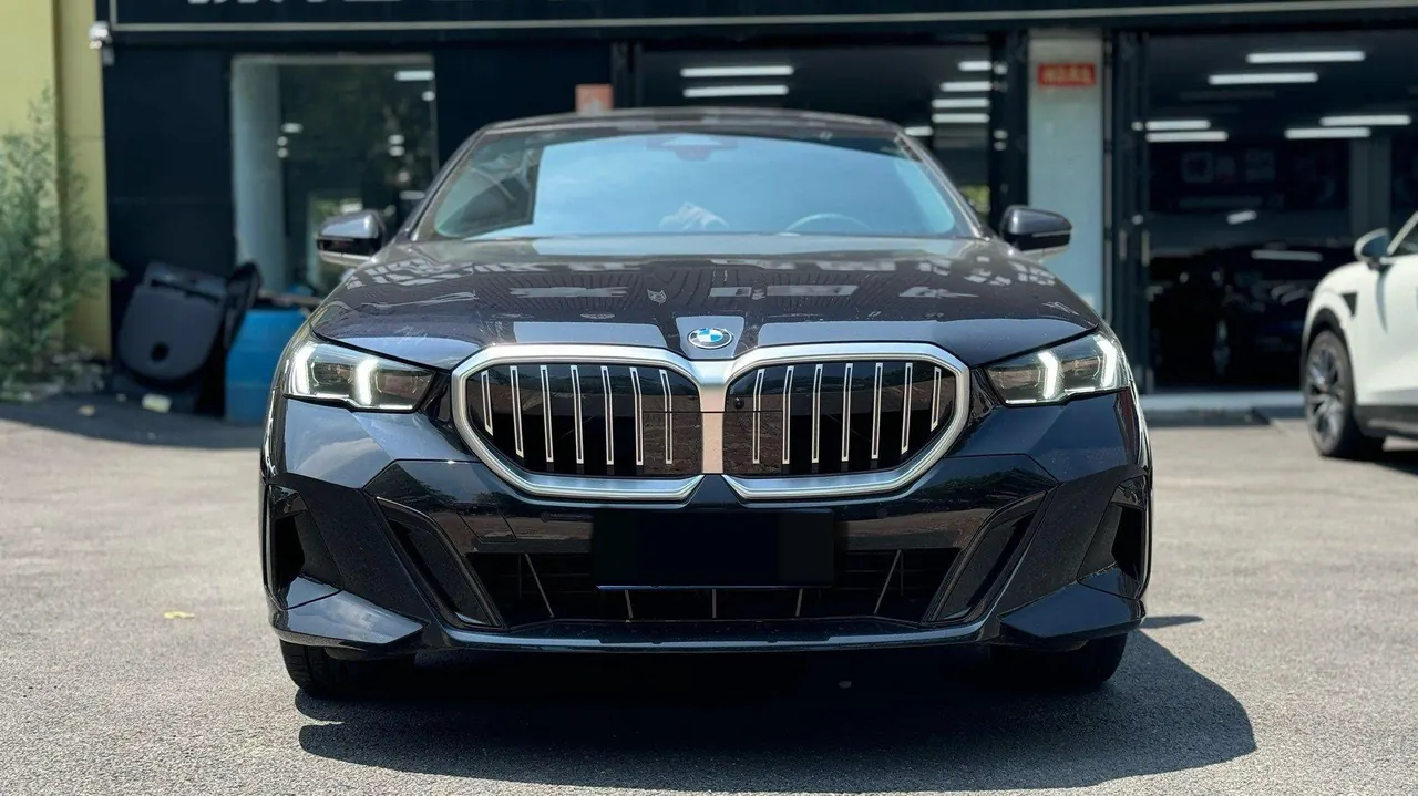 BMW 5 Series 2026 model 530Li 48V 2.0T Leading Edition M Sport Package Automatic 2