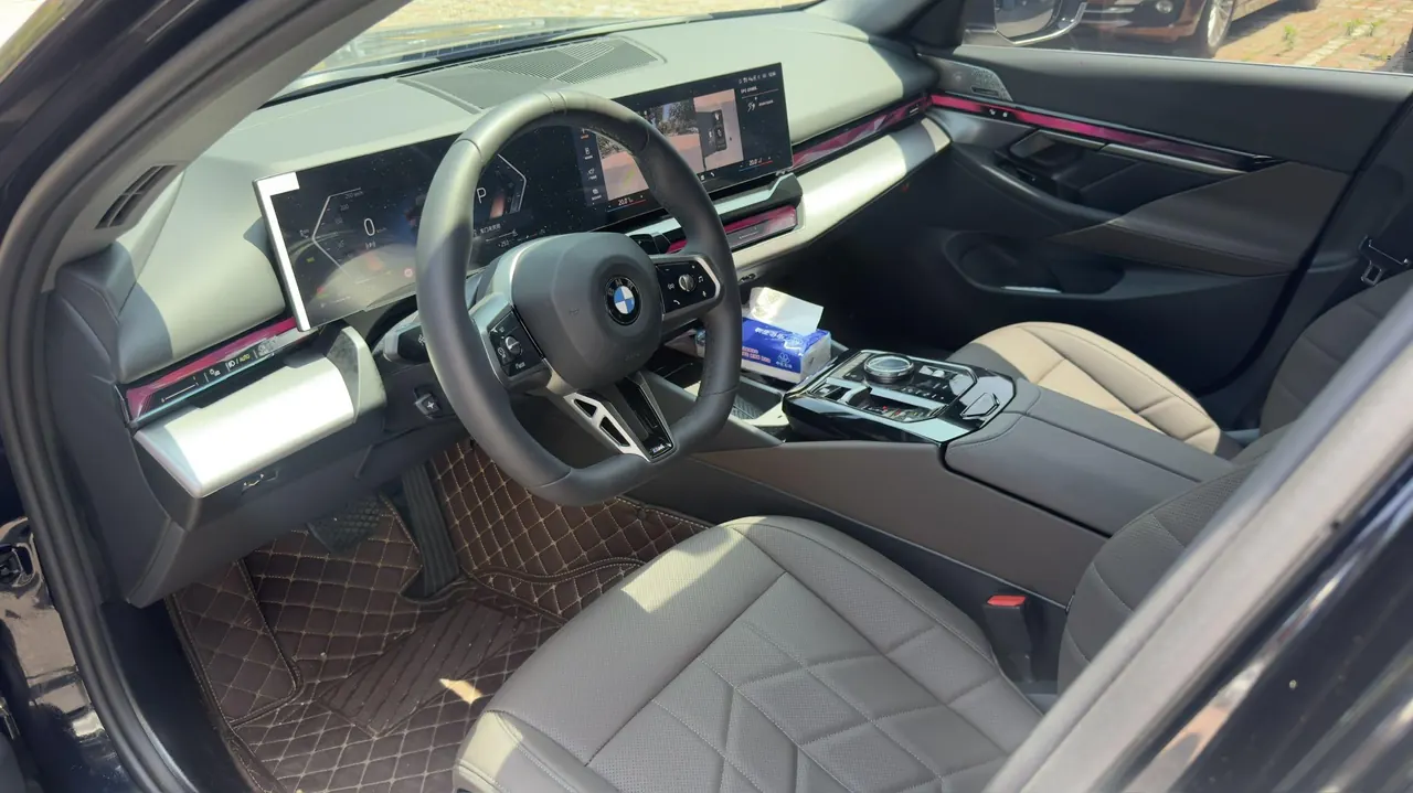 BMW 5 Series 2026 model 530Li 48V 2.0T Leading Edition M Sport Package Automatic 4