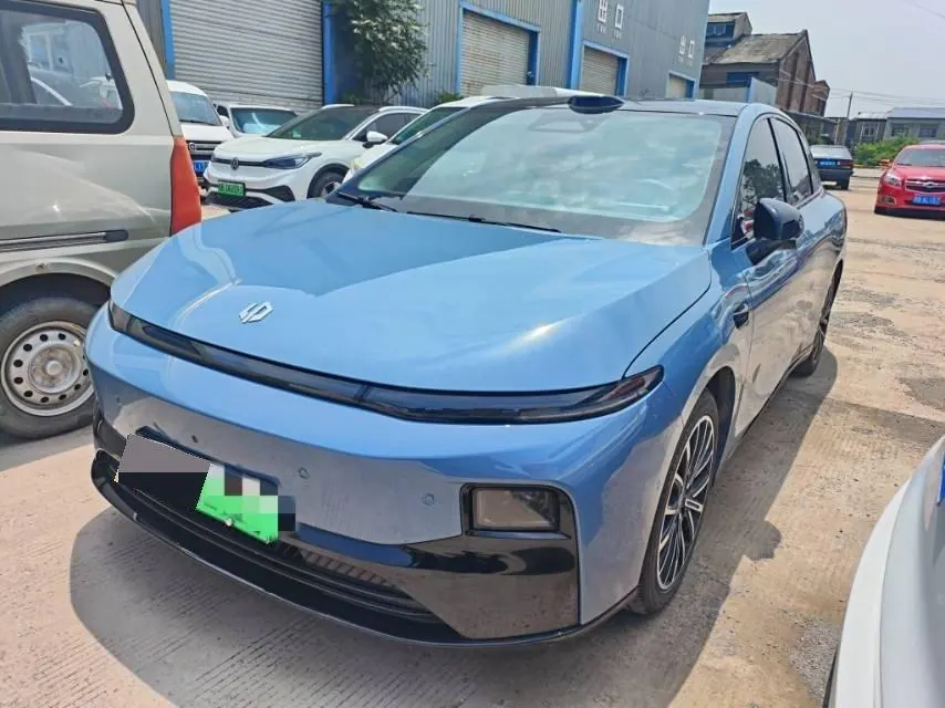 Открыть галерею: Leapmotor 2025 B 01 550 Laser Radar Edition Automatic Gear
