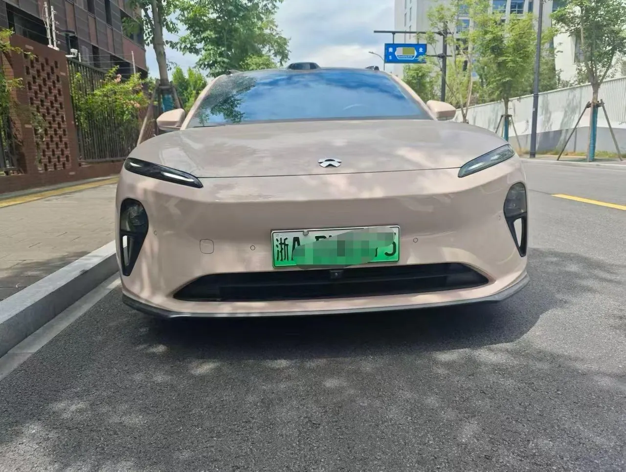 NIO 2024 ET5 75kWh automatic gear 3